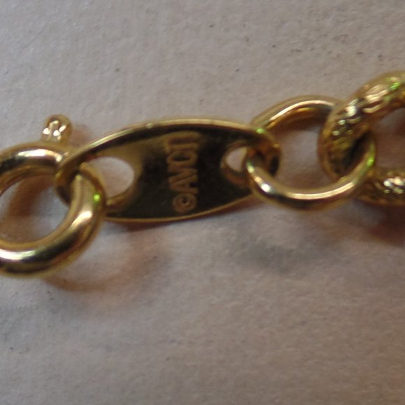 Vintage AVON Faux Pearl Bug/Scarab Goldtone Necklace & Pendant 18" - Picture 5 of 16